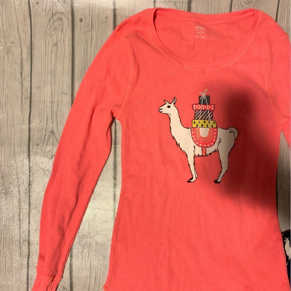 Old Navy Alpaca design pajama set-medium - Picture 3 of 7